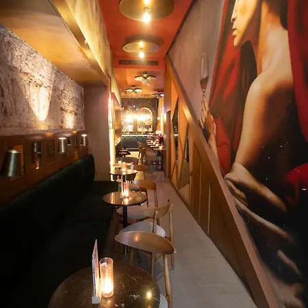 愉快港屋酒店 3*