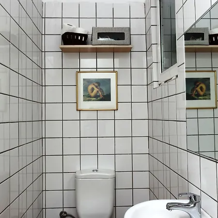 מלון Cheers Porthouse 3*