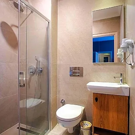 Otel Cheers Porthouse 3*
