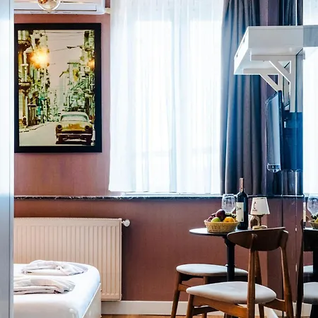 Cheers Porthouse Hotel